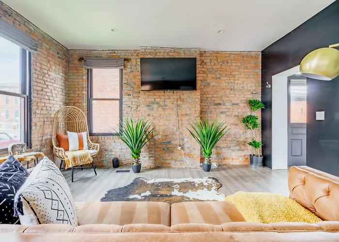 Jungle House Downtown - Modern Boutique Columbus
