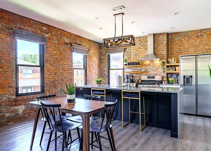 Jungle House Downtown - Modern Boutique Columbus