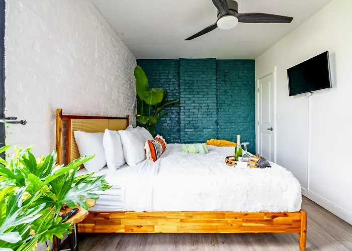 Jungle House Downtown - Modern Boutique Сasa de vacaciones *