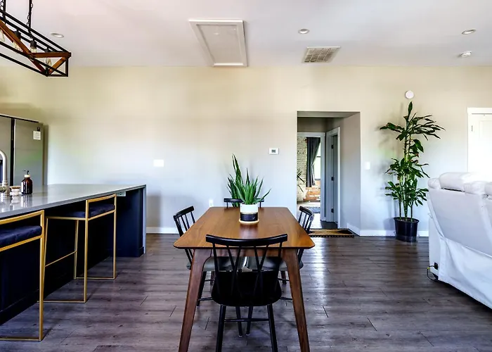 Сasa de vacaciones Jungle House Downtown - Modern Boutique *
