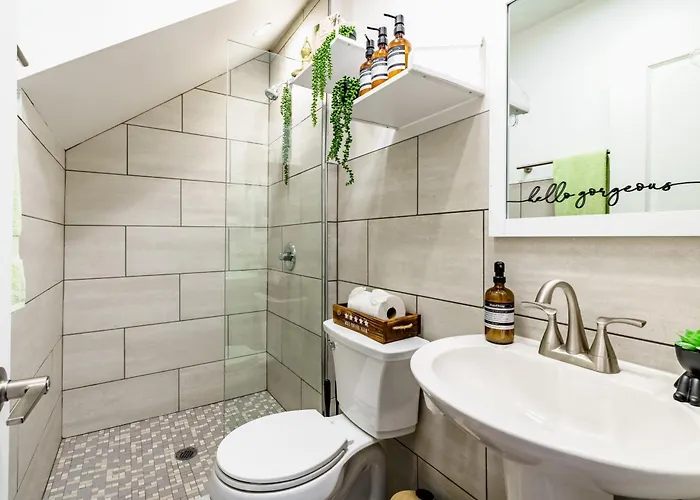 Jungle House Downtown - Modern Boutique Holiday home Columbus