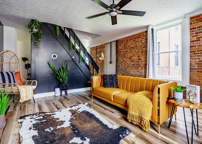 Jungle House Downtown - Modern Boutique *