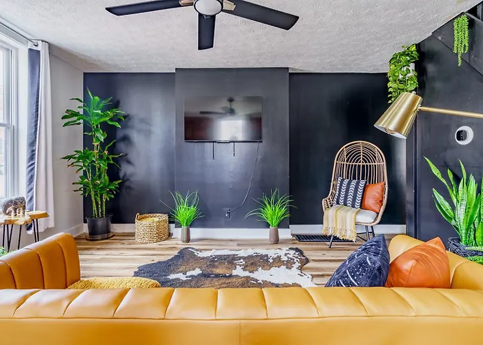Jungle House Downtown - Modern Boutique *